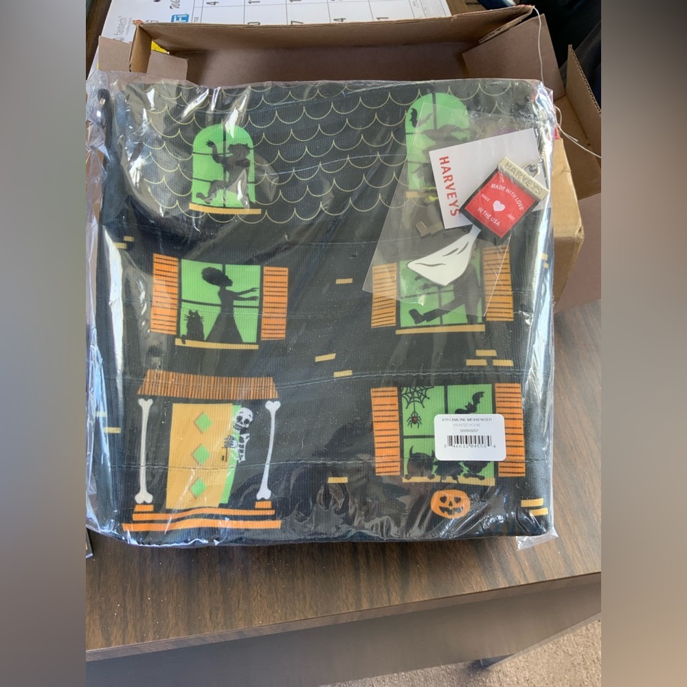 NWT Harveys Modster Mash Haunted House Seatbelt Bag